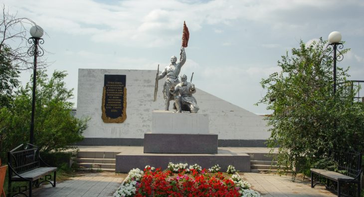 памятник красногвардейцам и партизанам павшим в боях за освобождение Верхнеудинска